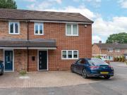 3 bedroom end of terrace house to rent