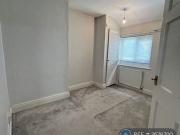 3 bedroom end of terrace house to rent