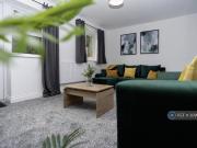 3 bedroom end of terrace house to rent