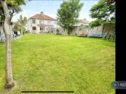 3 bedroom end of terrace house to rent