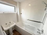 3 bedroom end of terrace house to rent