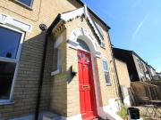 3 bedroom end of terrace house to rent