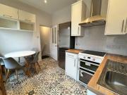 3 bedroom end of terrace house to rent