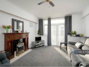 3 bedroom end of terrace house to rent