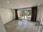 3 bedroom end of terrace house to rent