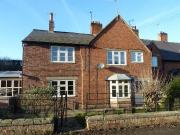 3 bedroom end of terrace house to rent