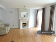 3 bedroom end of terrace house to rent