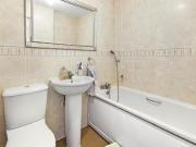 3 bedroom end of terrace house to rent