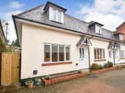 3 bedroom end of terrace house to rent