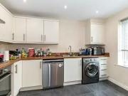 3 Bedroom End Of Terrace House To Rent In Kempton Close,...