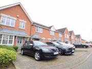 3 Bedroom End Terraced House To Rent in Heathside Close,...