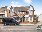 3 Bedroom Flat 3 Bedroom Flat