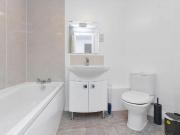 3 bedroom flat for rent in 0663L Murrayfield Road,...