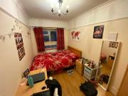3 bedroom flat for rent in 15a Portswood Road,...