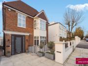 3 bedroom flat for rent in 179 West Heath Road...