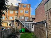 3 bedroom flat for rent in 22b High Street Caterham...