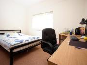 3 bedroom flat for rent in Addison Road Flat 2,...