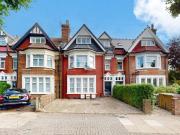 3 bedroom flat for rent in Blenheim Gardens, Willesden...