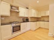 3 bedroom flat for rent in Borough Road, Isleworth, TW7