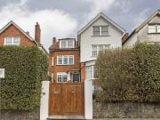 3 bedroom flat for rent in Bracknell Gardens, London, NW3