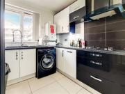 3 bedroom flat for rent in Bridgeway Street, NW1