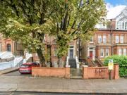 3 bedroom flat for rent in Broadhurst Gardens, West...