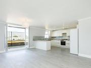 3 Bedroom Flat For Rent In Clapham, London