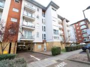3 bedroom flat for rent in Clarkson Court, Hatfield,...