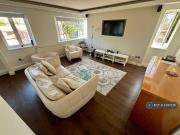 3 bedroom flat for rent in Courtney House, London, NW4