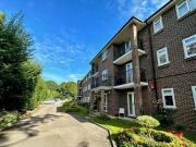 3 Bedroom Flat For Rent In Farnham Royal