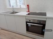 3 bedroom flat for rent in Finchley Lane, London, NW4