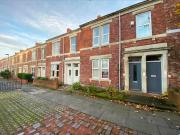 3 bedroom flat for rent in Gainsborough Grove, Arthurs...