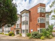 3 bedroom flat for rent in Great West Road, Hounslow, TW5