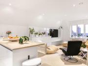 3 bedroom flat for rent in Guardhouse Way, London, NW7