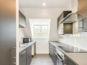 3 Bedroom Flat For Rent In Hammersmith, London