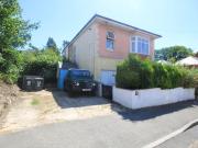 3 bedroom flat for rent in Heron Court Road,...