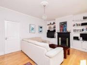 3 bedroom flat for rent in Kingswood Road, London, SW2