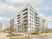 3 bedroom flat for rent in Lakeside Drive, Park Royal, NW10