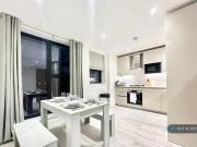 3 Bedroom Flat For Rent In London