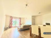 3 Bedroom Flat For Rent In London
