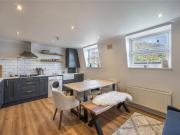 3 bedroom flat for rent in Lough Road, Lower Holloway, N7