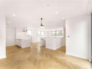 3 bedroom flat for rent in Maple Path, London, E5