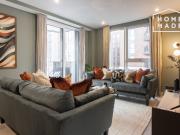 3 bedroom flat for rent in New York Square, Leeds, LS2