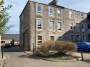 3 bedroom flat for rent in North High Street,...