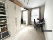 3 bedroom flat for rent in Park Avenue, London, N13