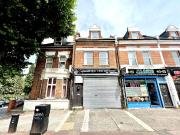 3 bedroom flat for rent in Plumstead High Street,...