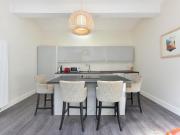 3 bedroom flat for rent in Queens Gate, London, SW7