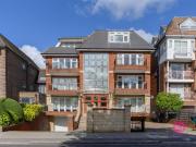 3 bedroom flat for rent in Queens Road, Hendon, London, NW4