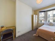 3 bedroom flat for rent in Roundhill Crescent, Brighton, BN2