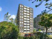 3 bedroom flat for rent in Seabright, West Parade,...